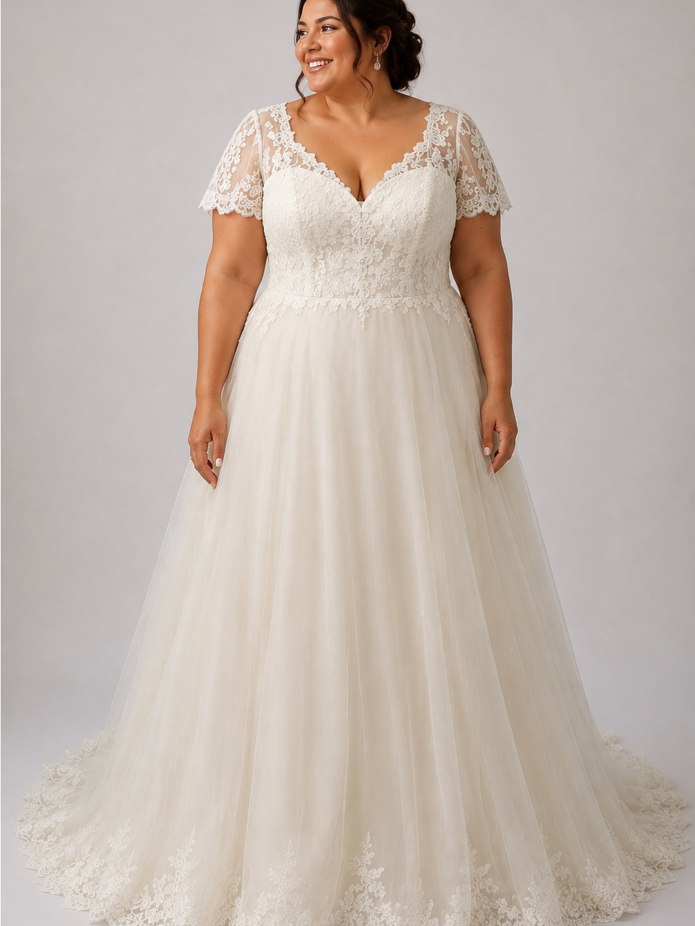 Ivory Lace Appliqué Tulle Wedding Gown